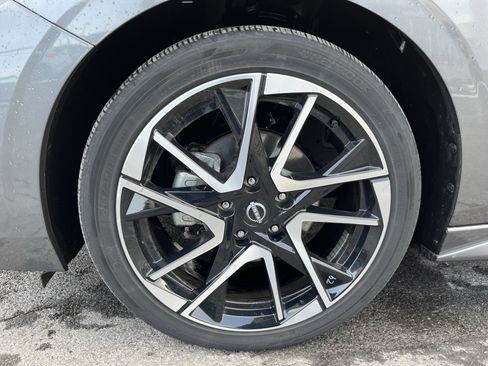 Used 2024 Nissan Sentra SR w/ SR Premium Package image 7