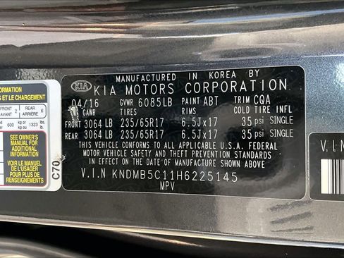 Used 2017 Kia Sedona LX image 35