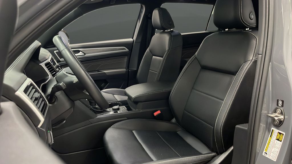 Used 2023 Volkswagen Atlas Cross Sport SE w/ Panoramic Sunroof Package AWD/4WD image 9