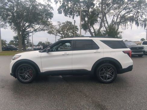 New 2026 Ford Explorer ST-Line w/ ST-Line Street Pack image 8