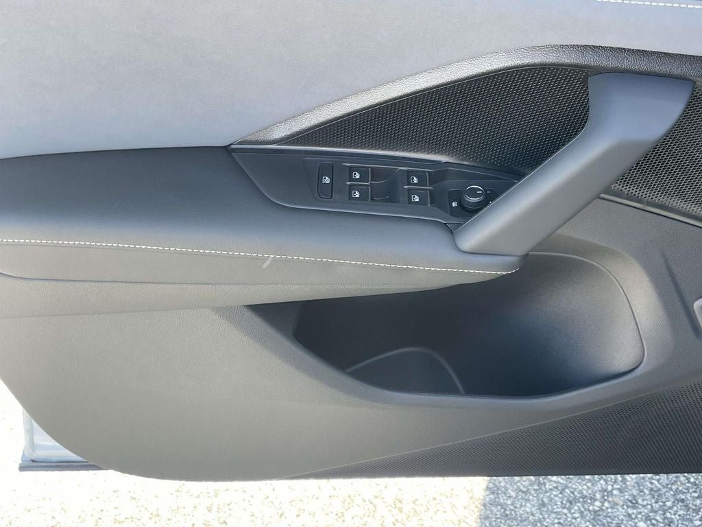New 2026 Volkswagen Tiguan SE R-Line FWD image 32