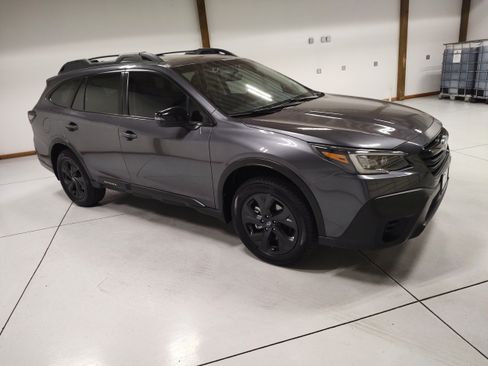 Used 2022 Subaru Outback Onyx Edition XT AWD/4WD image 2