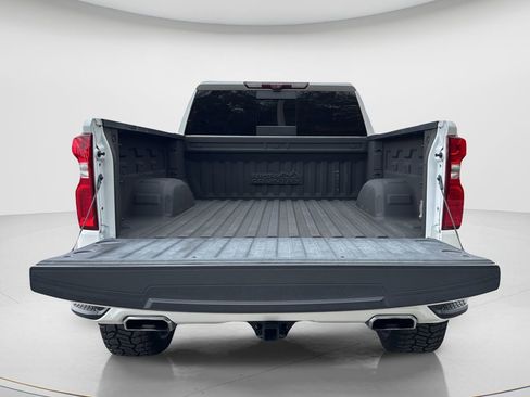 Used 2021 Chevrolet Silverado 1500 High Country w/ Technology Package image 18