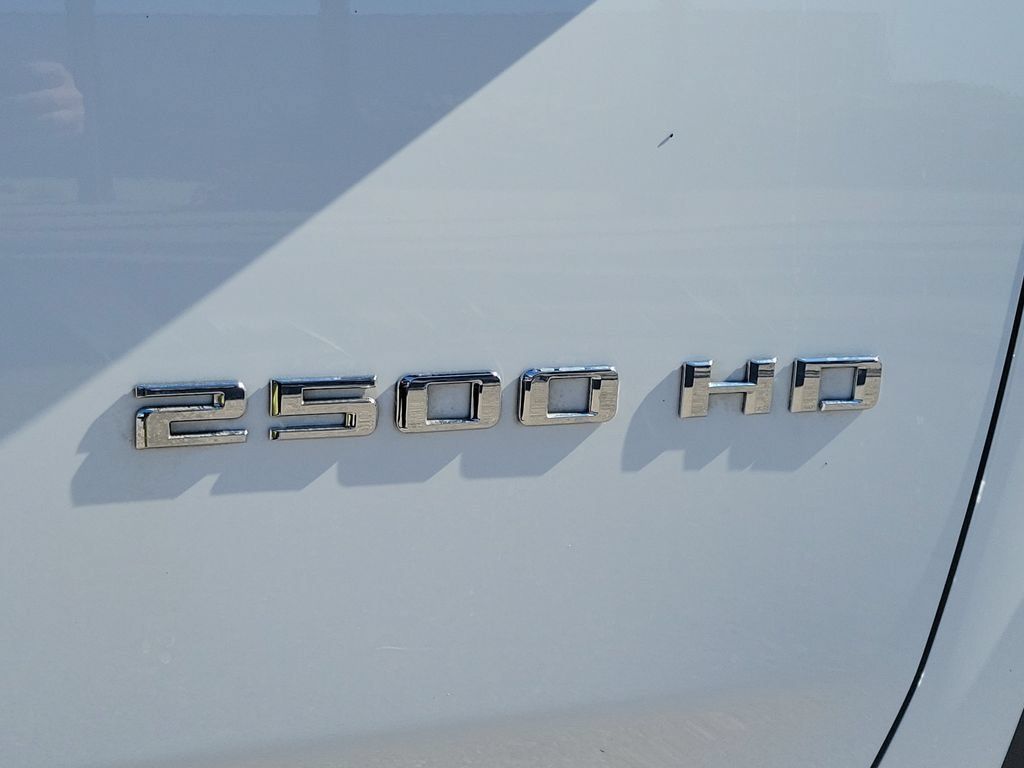 Used 2025 Chevrolet Silverado 2500 LT AWD/4WD image 8