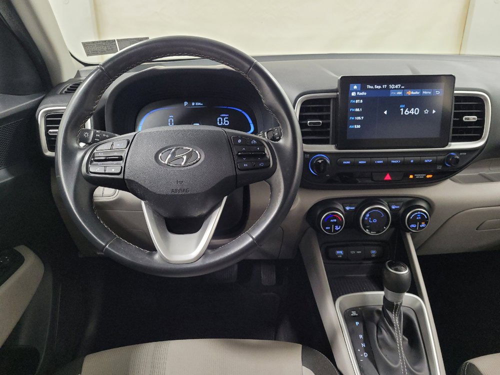 Used 2024 Hyundai Venue SEL FWD image 22