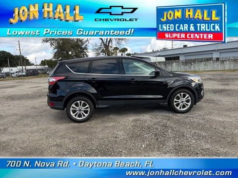 Used 2017 Ford Escape SE image 13