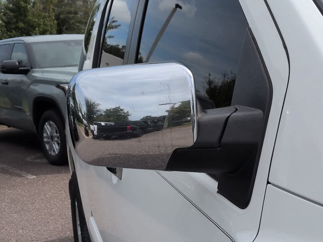 Used 2006 Nissan Armada LE w/ (U06) Technology Pkg (LE) RWD image 12