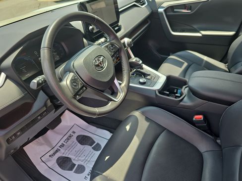 Used 2025 Toyota RAV4 Limited AWD/4WD image 15