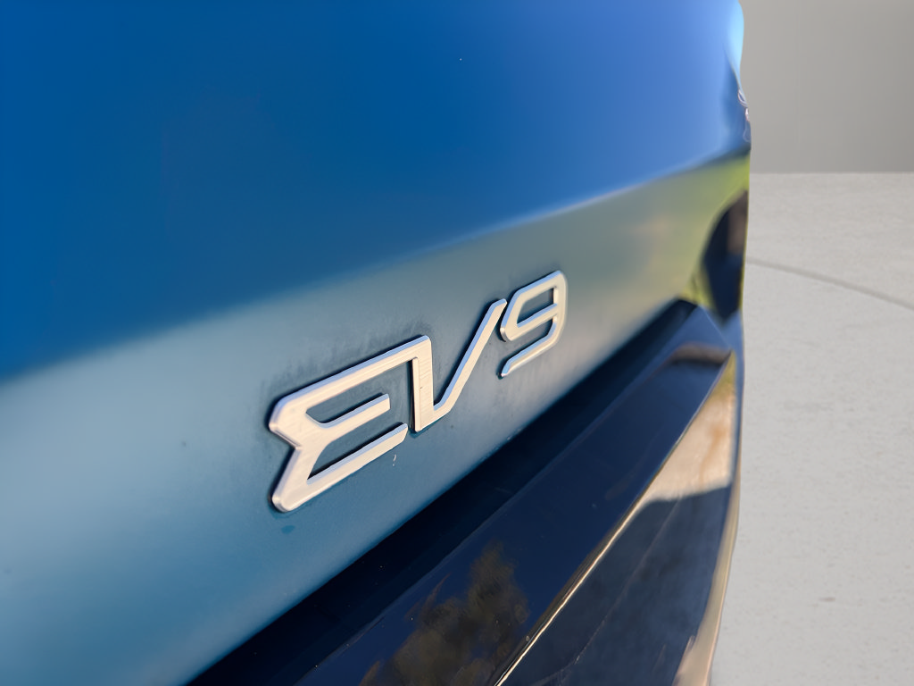 Used 2024 Kia EV9 GT-Line AWD/4WD image 37