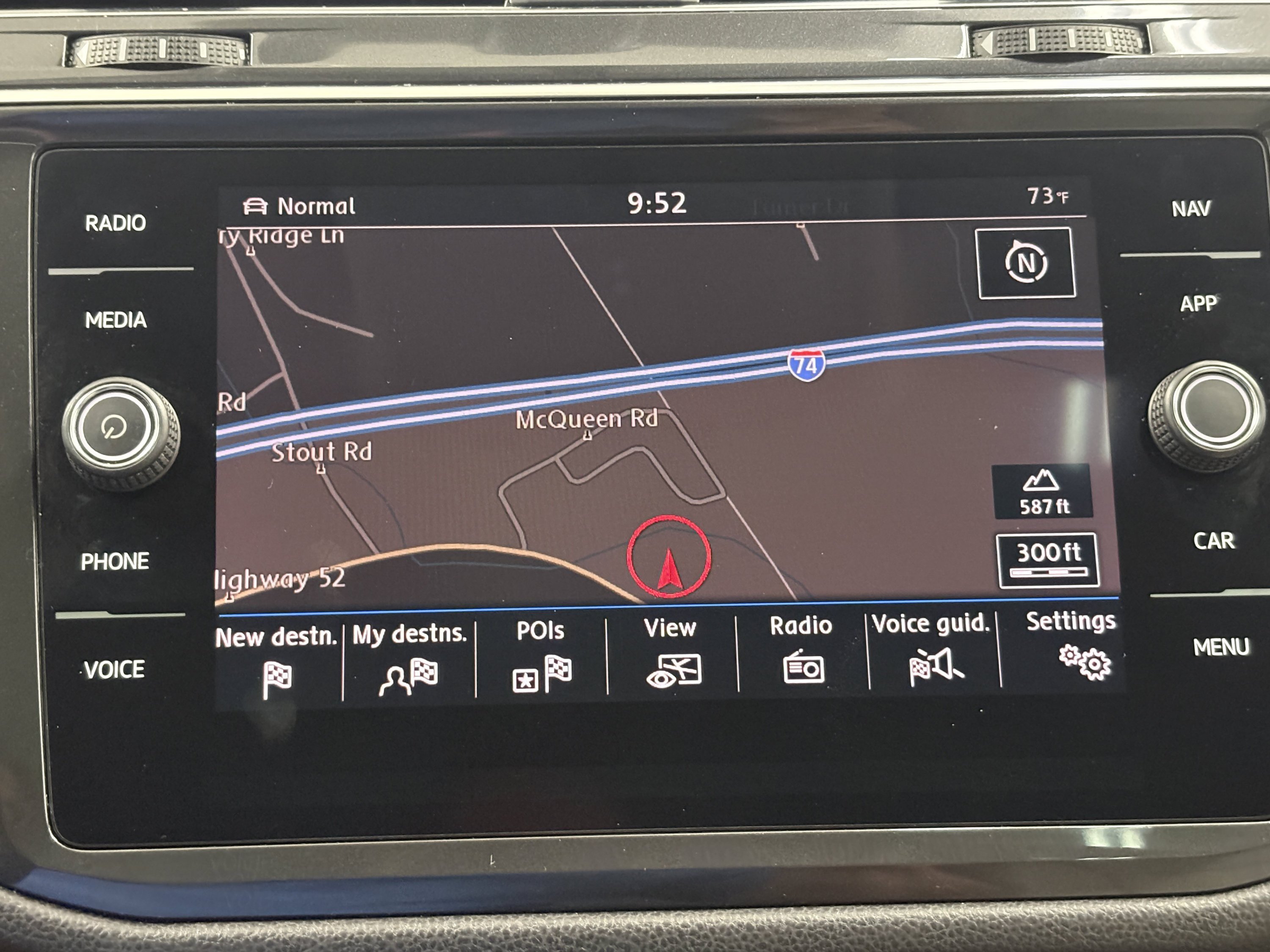 Used 2018 Volkswagen Tiguan SEL AWD/4WD image 16