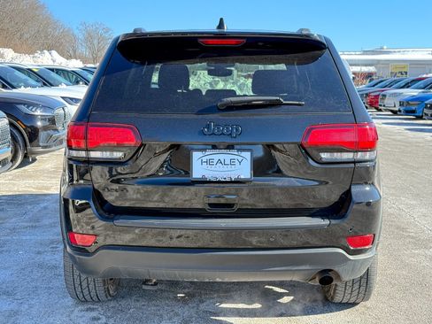 Used 2019 Jeep Grand Cherokee Laredo image 5