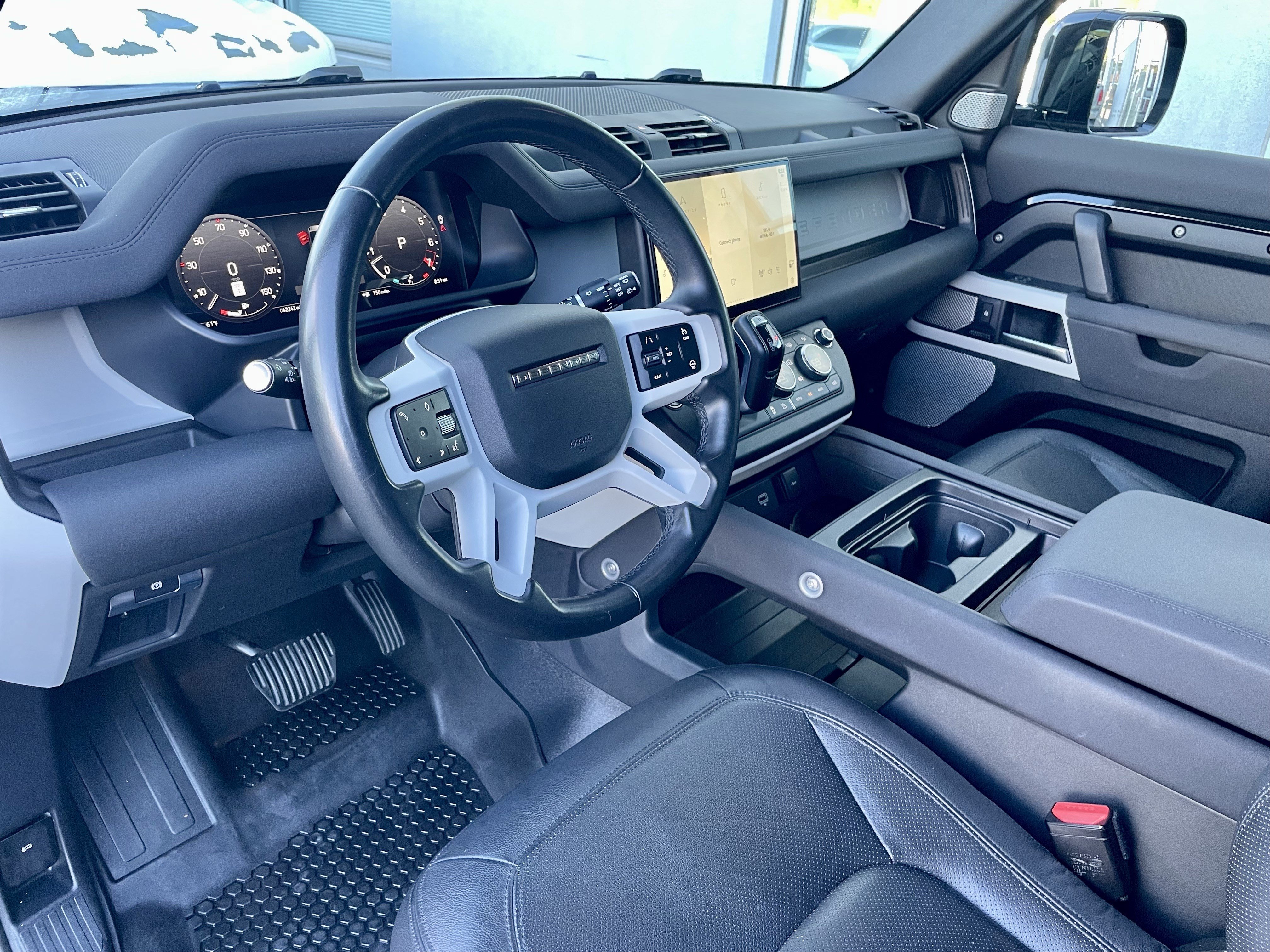 Used 2023 Land Rover Defender 130 SE AWD/4WD image 13