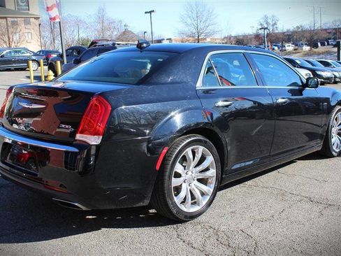 Used 2015 Chrysler 300 C w/ Light Group image 5