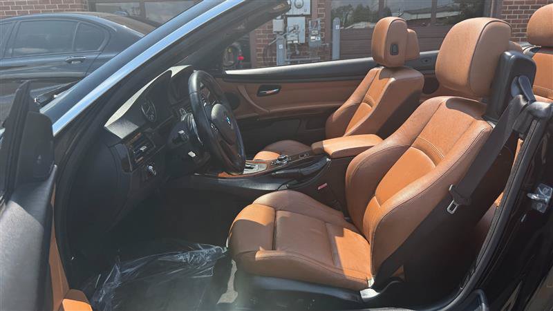 Used 2011 BMW 335i Convertible RWD image 17