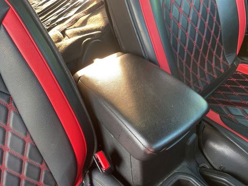 Used 2024 Jeep Wrangler Sport S image 37