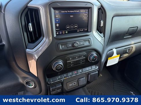New 2026 Chevrolet Silverado 1500 Custom Trail Boss w/ LPO, Dark Essentials Package AWD/4WD image 17