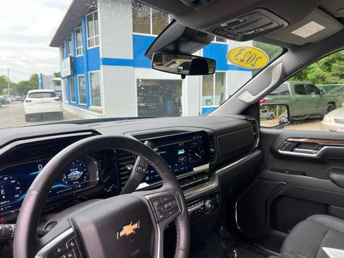 Certified 2023 Chevrolet Silverado 1500 LT AWD/4WD image 14