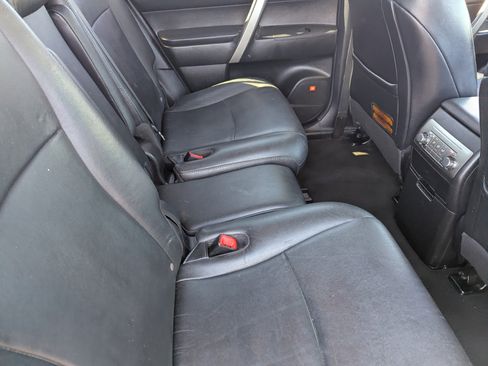 Used 2012 Toyota Highlander 4WD image 14