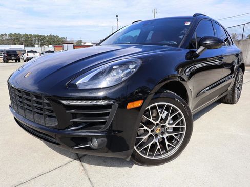 Used 2017 Porsche Macan S image 2