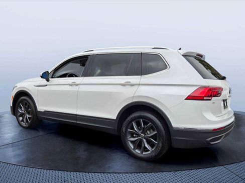 Used 2023 Volkswagen Tiguan SE FWD image 4