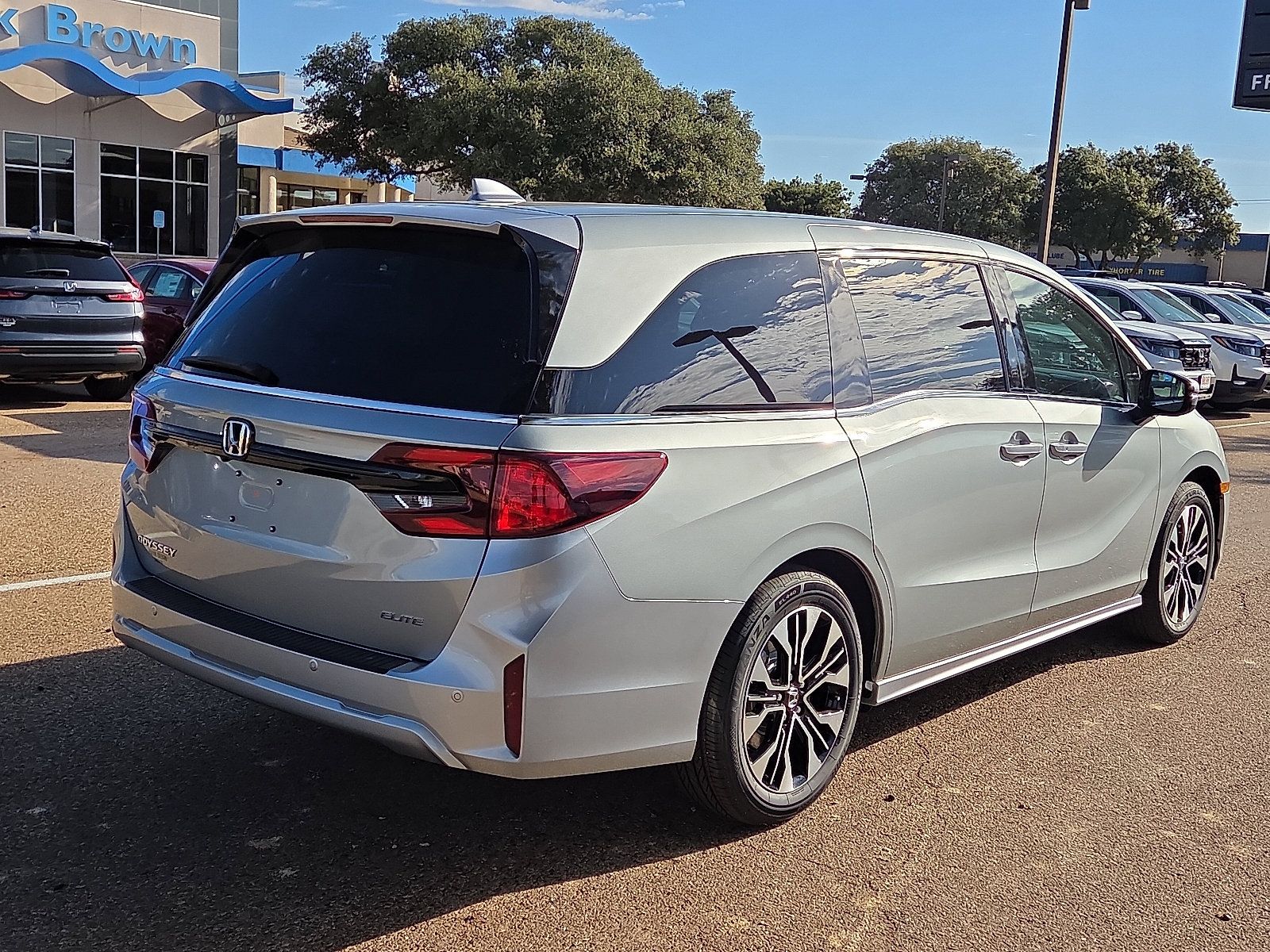 New 2027 Honda Odyssey Elite image 4