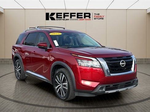 Used 2023 Nissan Pathfinder Platinum image 7