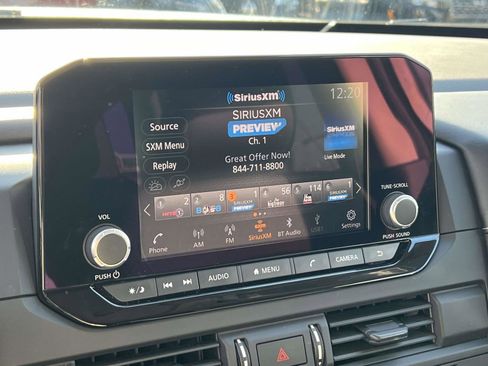 Used 2023 Nissan Pathfinder S image 27