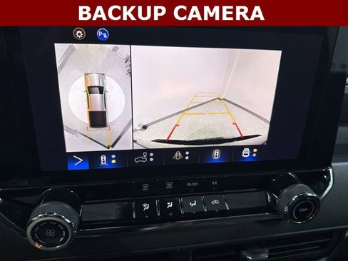 Used 2023 Chevrolet Colorado Trail Boss w/ Technology Package image 2