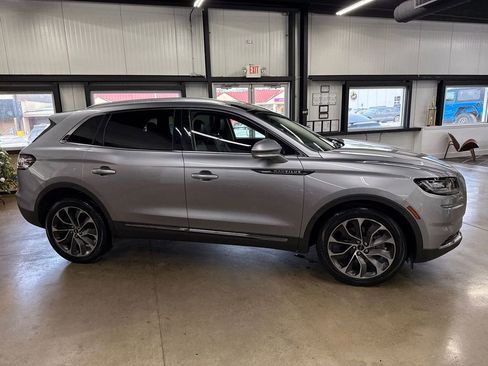 Used 2022 Lincoln Nautilus Reserve w/ Luxury Package image 7