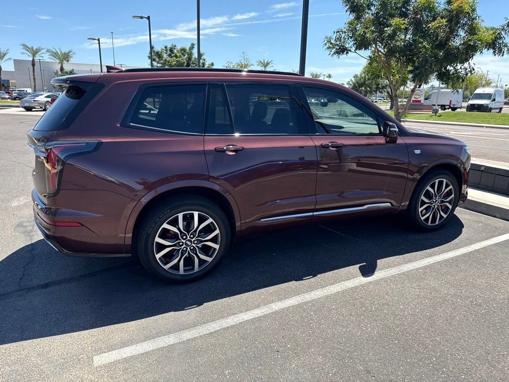 Used 2022 Cadillac XT6 Sport w/ Platinum Package AWD/4WD image 5