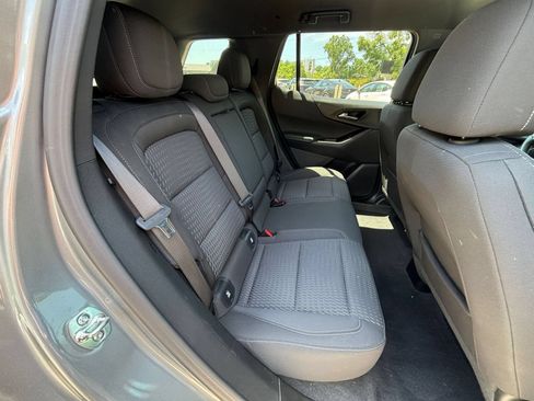 Used 2025 Chevrolet Equinox LT FWD image 35