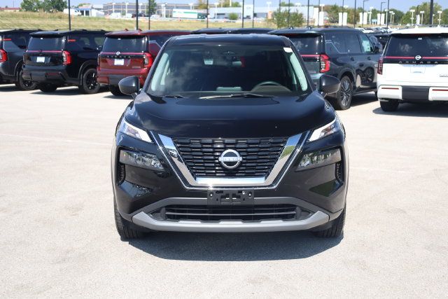 Used 2023 Nissan Rogue S AWD/4WD image 3