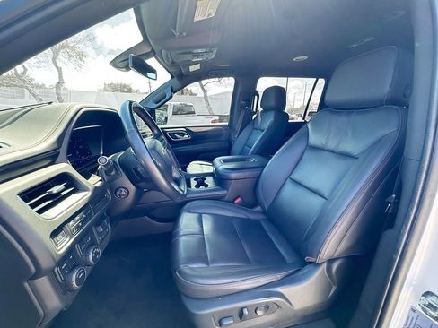 Used 2022 Chevrolet Suburban RST w/ Luxury Package image 19