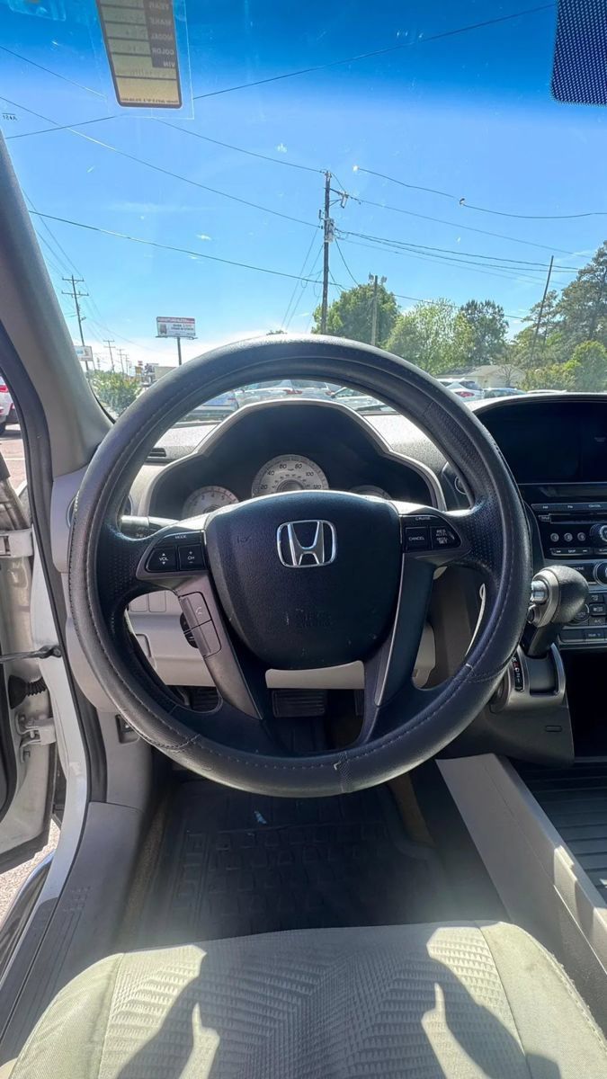 Used 2015 Honda Pilot LX image 9