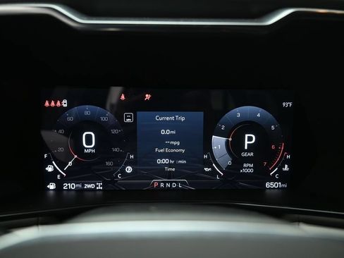 Used 2024 GMC Canyon AT4X w/ AT4X AEV Edition AWD/4WD image 12