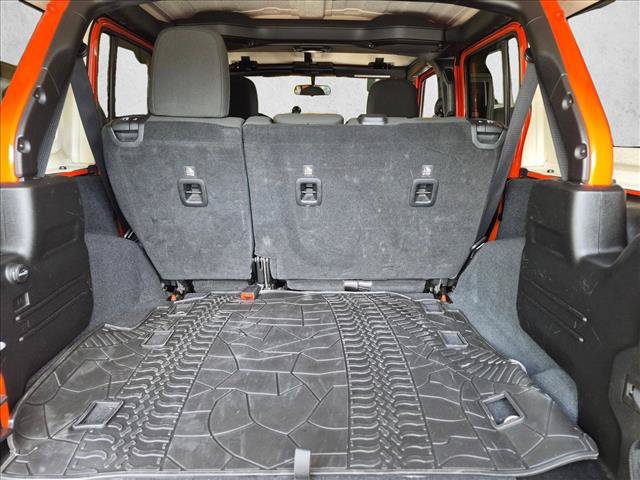 Used 2018 Jeep Wrangler Unlimited Rubicon AWD/4WD image 6