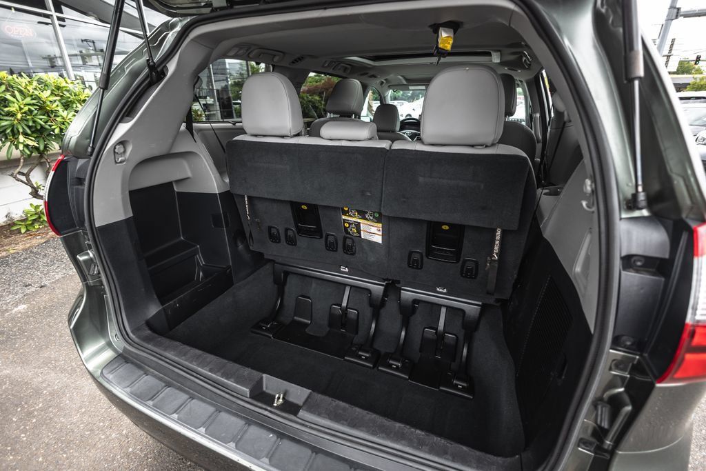 Used 2020 Toyota Sienna Limited AWD/4WD image 33