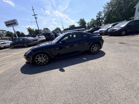 Used 2025 Toyota GR86 RWD image 31