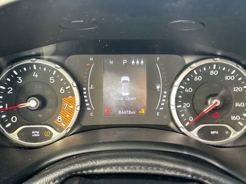 Used 2019 Jeep Renegade Sport image 27