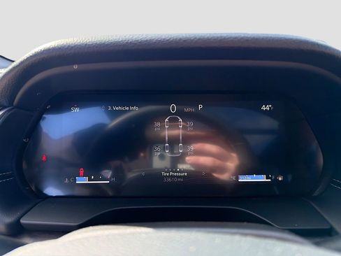 Used 2024 Jeep Grand Cherokee L Limited w/ Luxury Tech Group II image 44