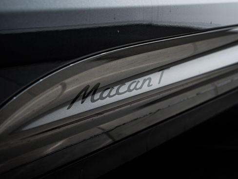 Certified 2026 Porsche Macan Turbo image 27