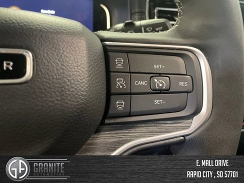 Used 2024 Jeep Wagoneer Series II AWD/4WD image 34
