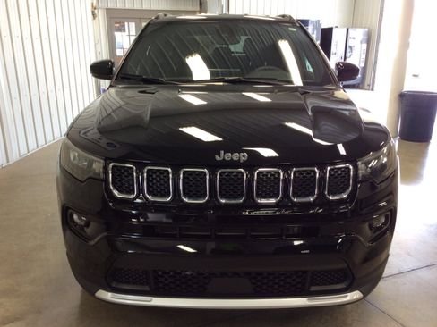 Used 2024 Jeep Compass Limited image 8
