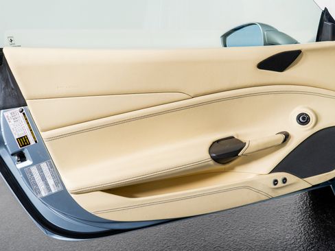 Used 2019 Ferrari 488 Spider image 45