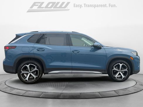 New 2026 Volkswagen Tiguan SE FWD image 8