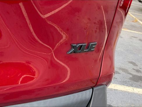 Used 2024 Toyota RAV4 XLE w/ Convenience Package FWD image 10