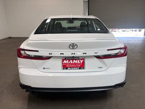 Used 2025 Toyota Camry SE FWD image 4