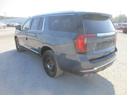New 2026 GMC Yukon XL Denali w/ Denali Reserve Package AWD/4WD image 6