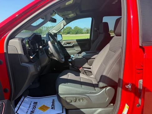 Used 2023 Chevrolet Silverado 1500 LT AWD/4WD image 29