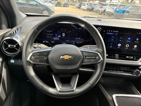 Used 2025 Chevrolet Equinox LT AWD/4WD image 29